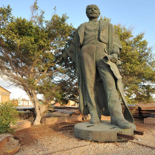 Ferdinand de Lesseps statue