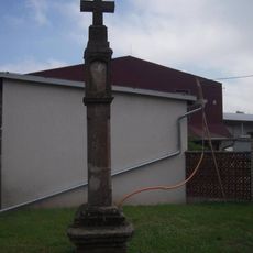 Kříž jihovýchodně od kostela sv. Prokopa ve Svémyslicích