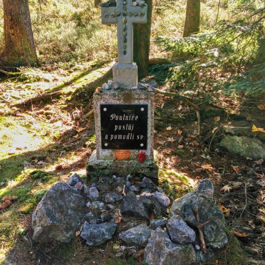 Pomník jihozápadně od Planin na Bůrku