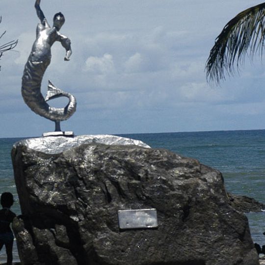 Monumento Sereia de Itapuã