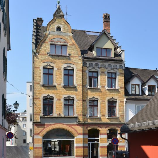 Wohn- und Geschäftshaus