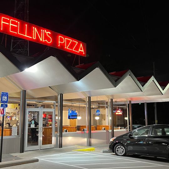 Fellini's Pizza