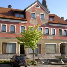 Wohn- und Geschäftshaus