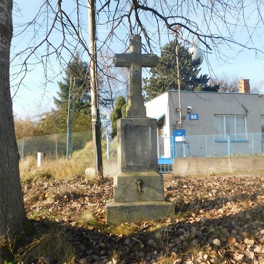 Kříž u vodojemu severně od Kamenice