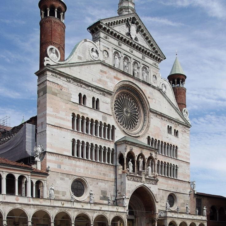 Cremona Katedrali ve Torrazzo