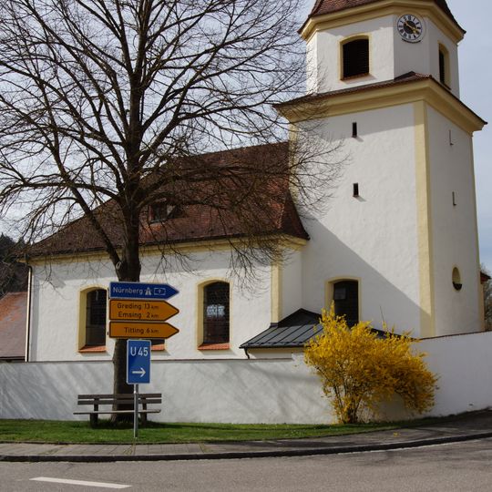 Friedhofsmauer Dr.-Kurz-Platz 1; Dr.-Kurz-Platz 3 in Titting