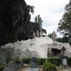 Kerkhof: calvarieberg