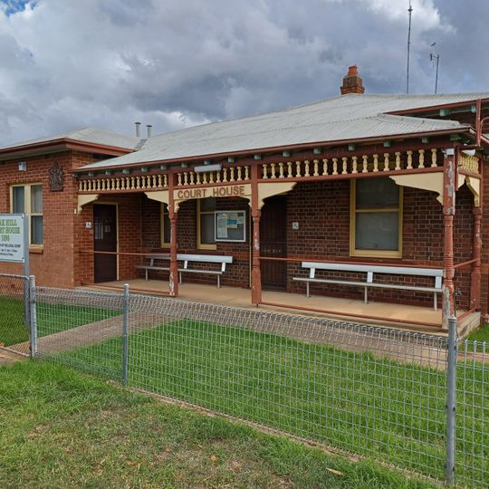 Peak Hill Court House