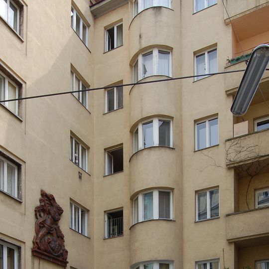 Gemeindebau Mondscheingasse 9