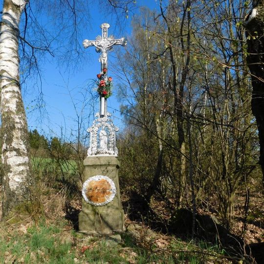 Kříž u cesty východně od Hojkova