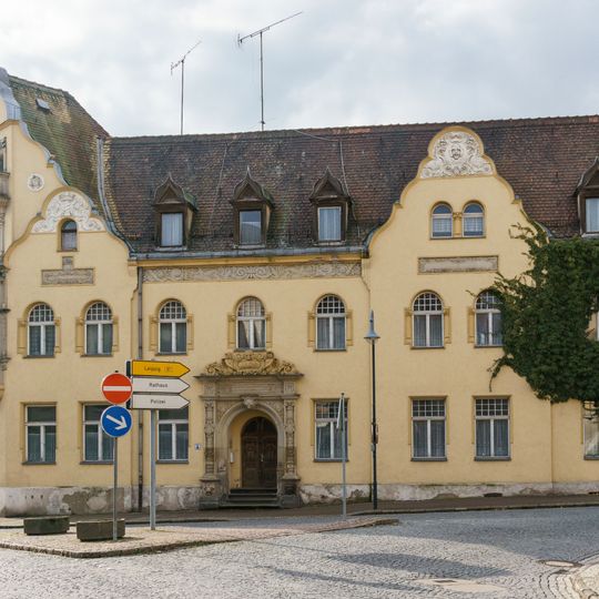 Wohnhaus in halboffener Bebauung und in Ecklage Kirchstraße 1, Taucha