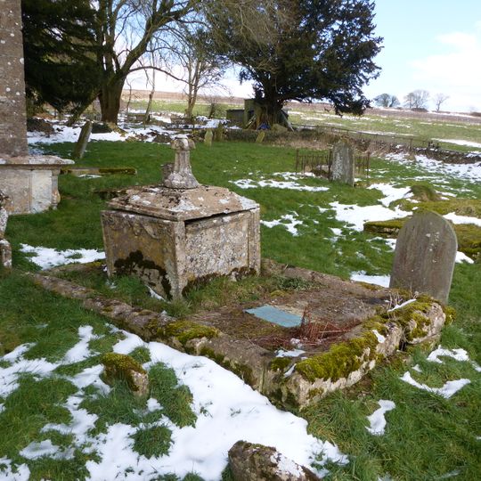 Unidentified monument in the churchyard approximately 4.5m south of chancel to Church of St Bartholomew