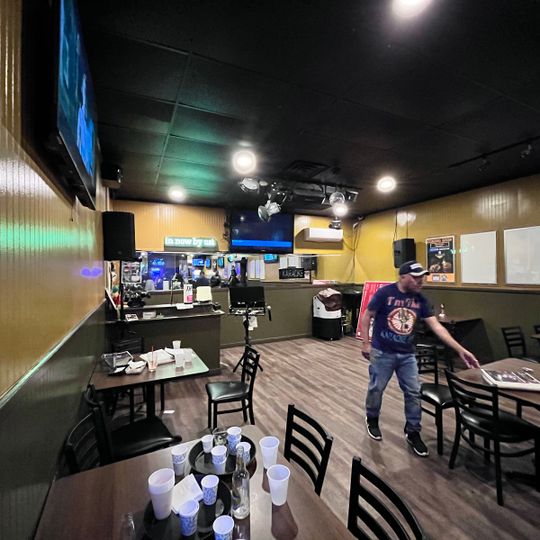 Bleechers Bar & Grill