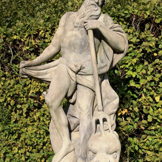 Socha bůh Neptun v zahradě zámku v Lysé nad Labem