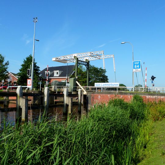 Schutsluis bij De Waterwolf, ophaalbrug