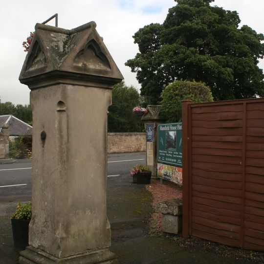 Gatepiers, Mansfield House Hotel