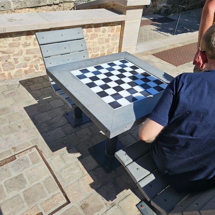 Chess game tables