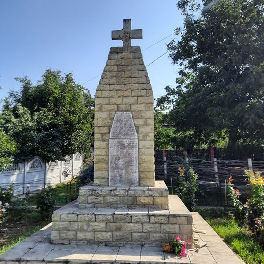 World War II memorial in Dahnovici, Hîncești