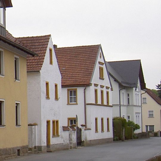 Wohnhaus eines ehemaligen Dreiseithofes
