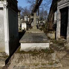 Grave of Hallays-Dabot