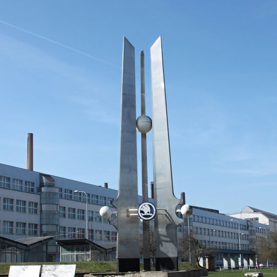 Památník v Plzni u autobusového nádraží