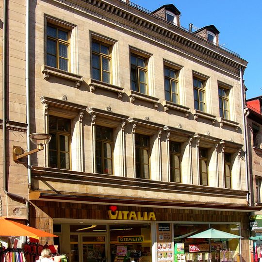 Wohn- und Geschäftshaus