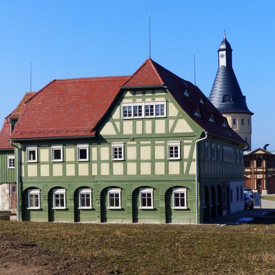 Ernst-Thälmann-Straße 42