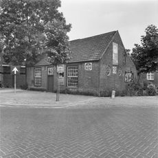 De Hoef 2, Hoogeloon