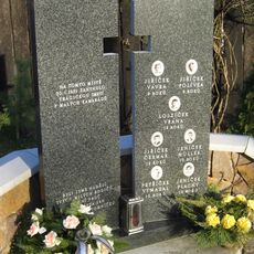 Pomník 7 chlapců zabitých minou