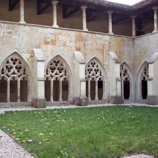 Cloître de l'abbaye Notre-Dame d'Ambronay