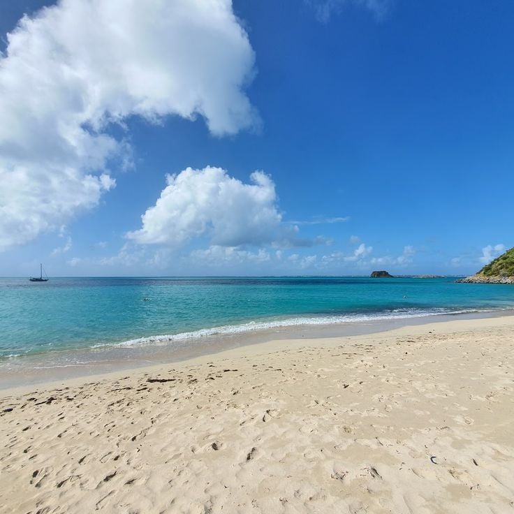 Baie Nettlé Beach