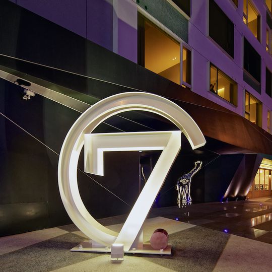 Hotel 7