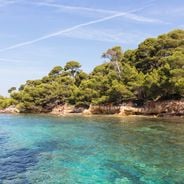 30 îles françaises : de la Bretagne à la Méditerranée, des côtes connues aux trésors cachés