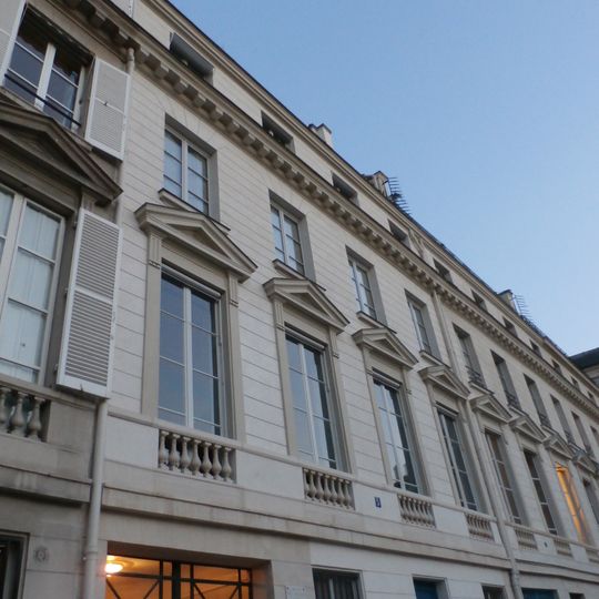 Maison, 5 place du Palais-Bourbon
