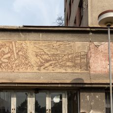 Sgrafito na vrátnici elektrárny v Oslavanech