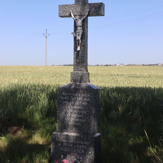Kříž u silnice západně od Popůvek