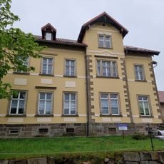 Wohnhaus und Nebengebäude (Neuapostolische Kirche) Hauptstraße 66