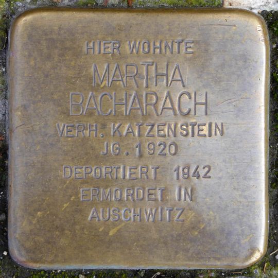 Stolperstein en memoria de Martha Bacharach