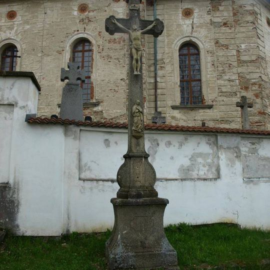 Kříž před kostelem svatého Lamberta v Lipolci