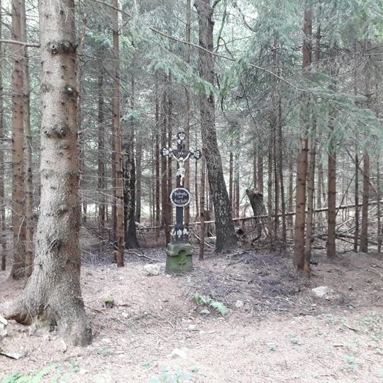 Kříž jihovýchodně od Vintířova