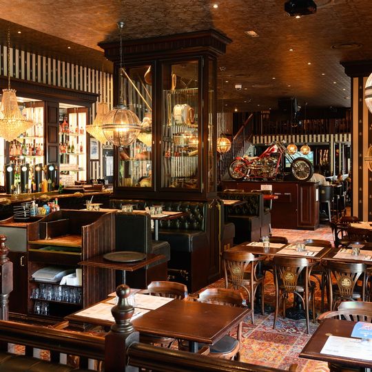 At the office Franconville