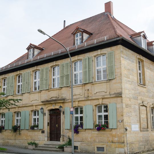 Wohn- und Geschäftshaus