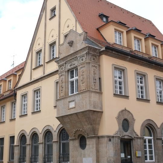 Friedrich-Ebert-Straße 16