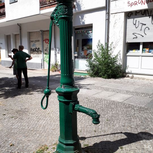 Handschwengelpumpe Crellestraße