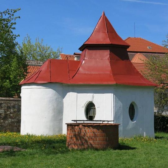 Kaple v zahradě fary u Seydlova náměstí v Berouně