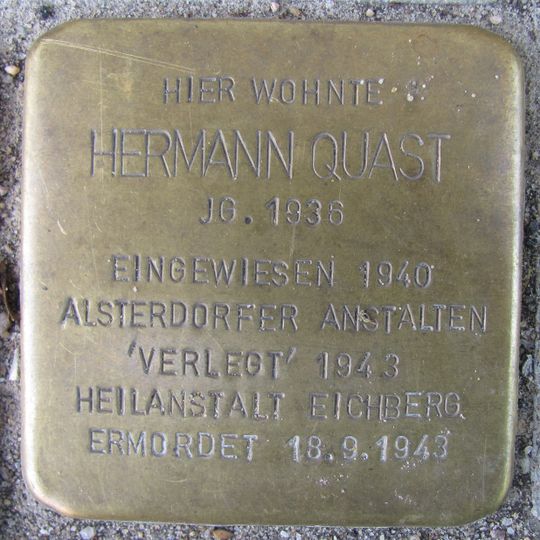 Stolperstein en memoria de Hermann Quast