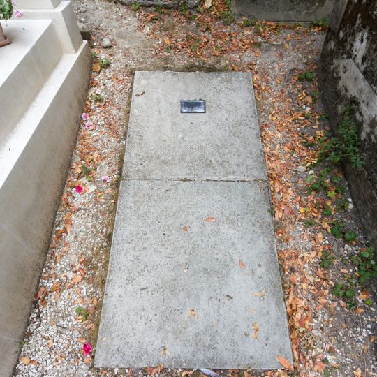 Grave of Ostrowetsky