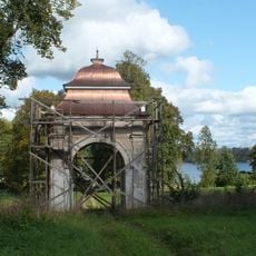 Lindes muižas vārti