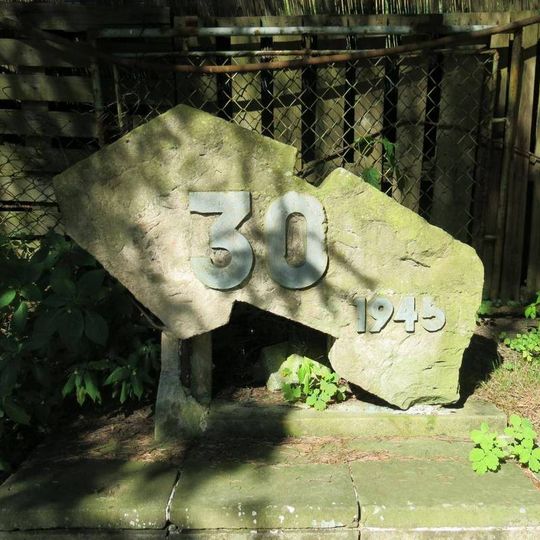 Pomník k 30. výročí osvobození v Dolním Žlebu