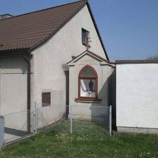 Kaplička ve Spáleném Poříčí v Republikánské ulici